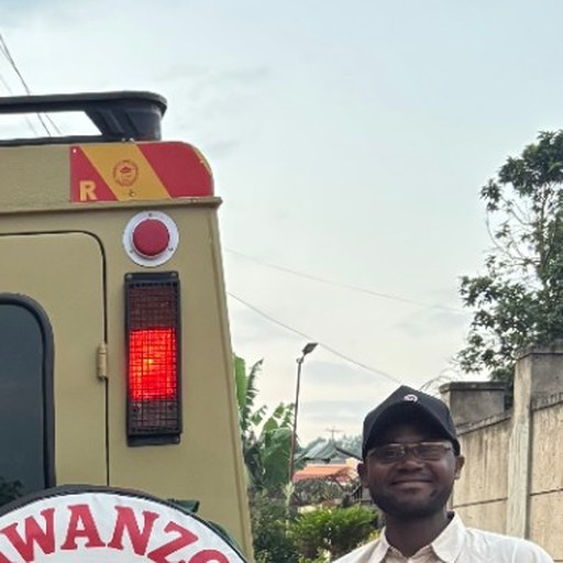 Daniel — Mwanzo Tours senior safari guide
